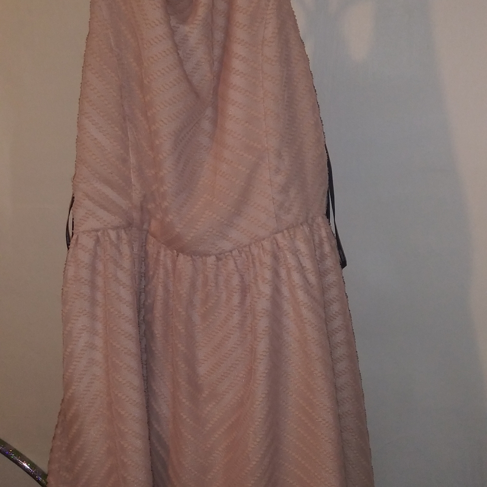 Clothes - Picture 8 of 8